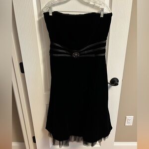 Talbots Elegant Black Backless Dress with Satin Accents